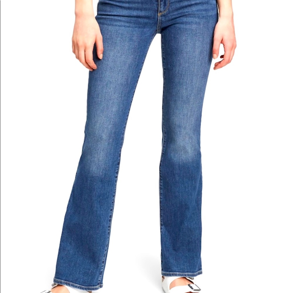 Brand New GAP Women’s Jeans Size 27